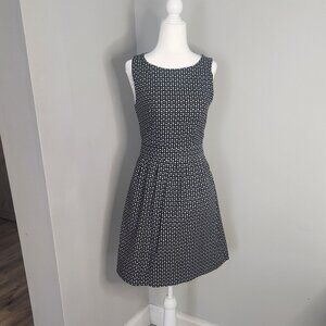 Limited - Fit and Flare Dress WITH POCKETS - Size 0